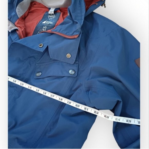 MEC Gore-Tex men light waterproof coat small - Picture 8 of 8